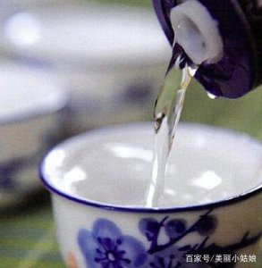 ​90年茅台少酒 价格  90年茅台酒多少钱一瓶