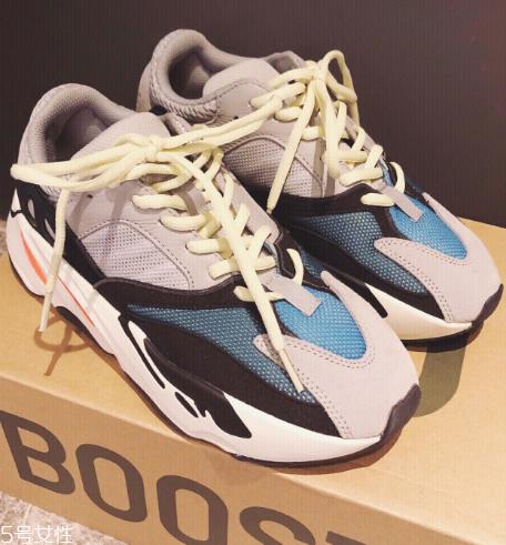 yeezy 700偏码吗？yeezy 700码数正常吗