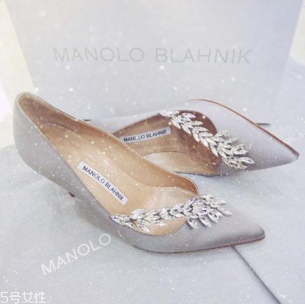 manolo blahnik是什么档次？世界上最优美的高跟鞋