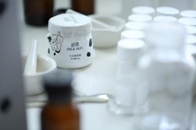 ​milk skin奶肌素颜霜好用吗 milk skin奶肌素颜霜适合什么肤质